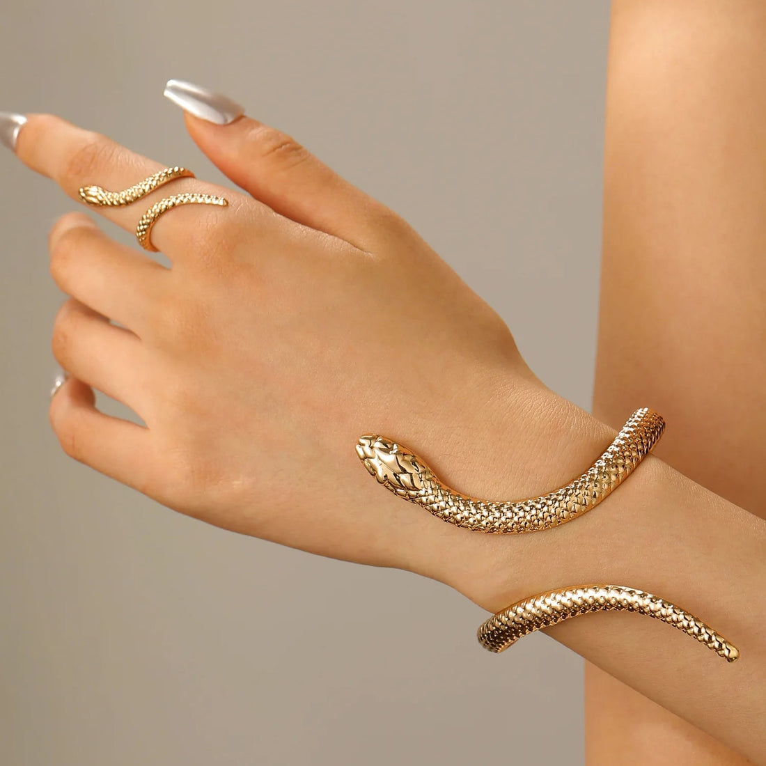 Virella Sculpted Serpent Set