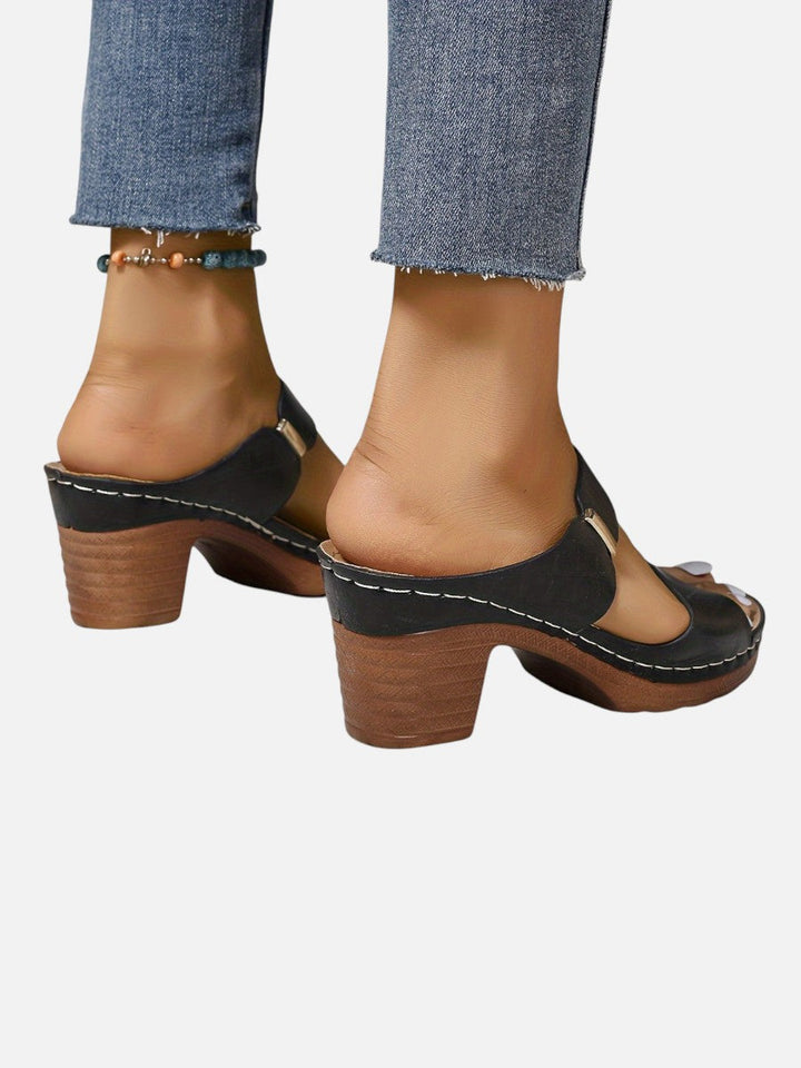 Women’s Comfort Block Heel Sandals – Quilted Leather Look
