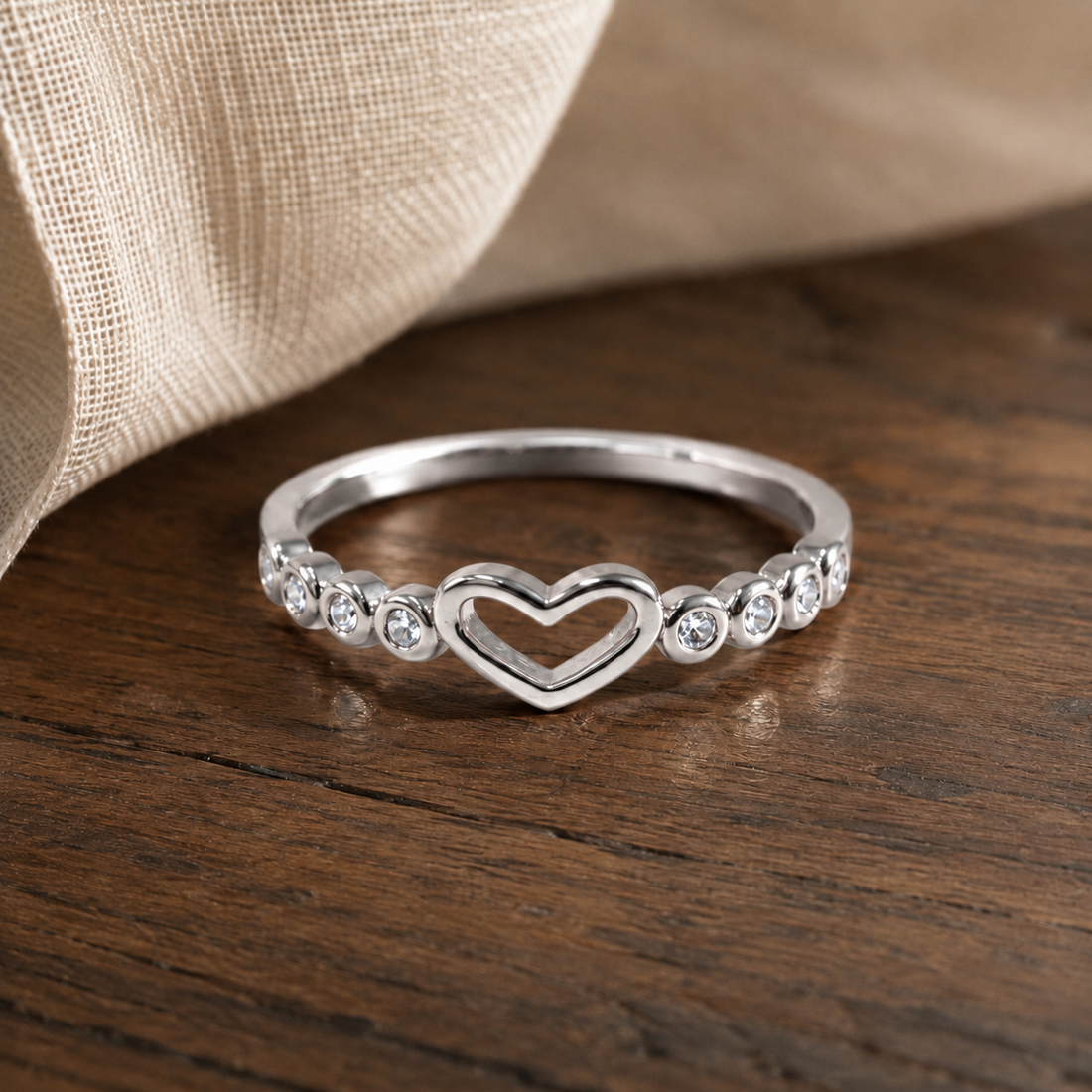 Selwyn Openwork Heart Ring - White Gold Copper Alloy